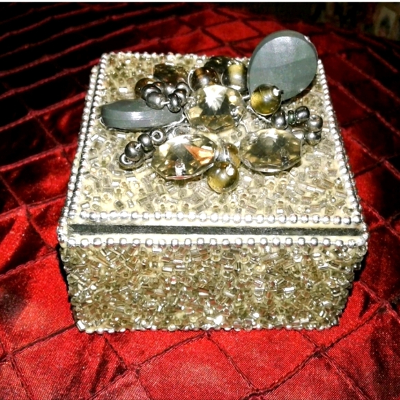 Beaded Jewelry Box with Gem Accents VINTAGE. - Picture 1 of 13